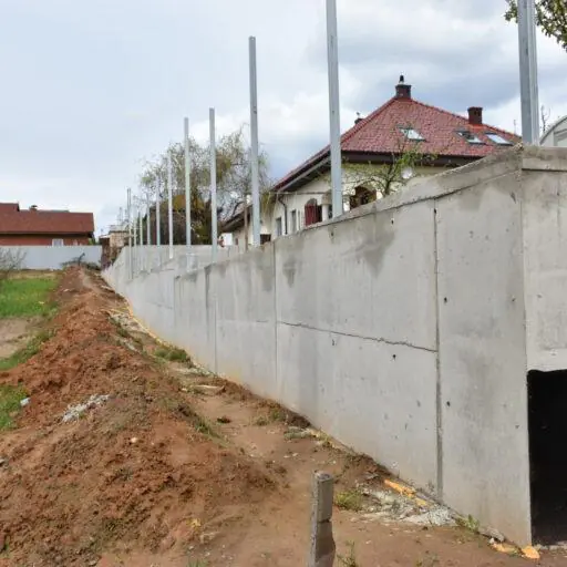 Заливка фундамента под забор