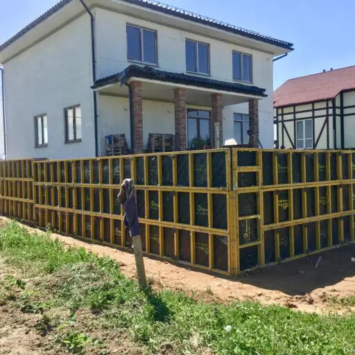 Заливка фундамента под забор